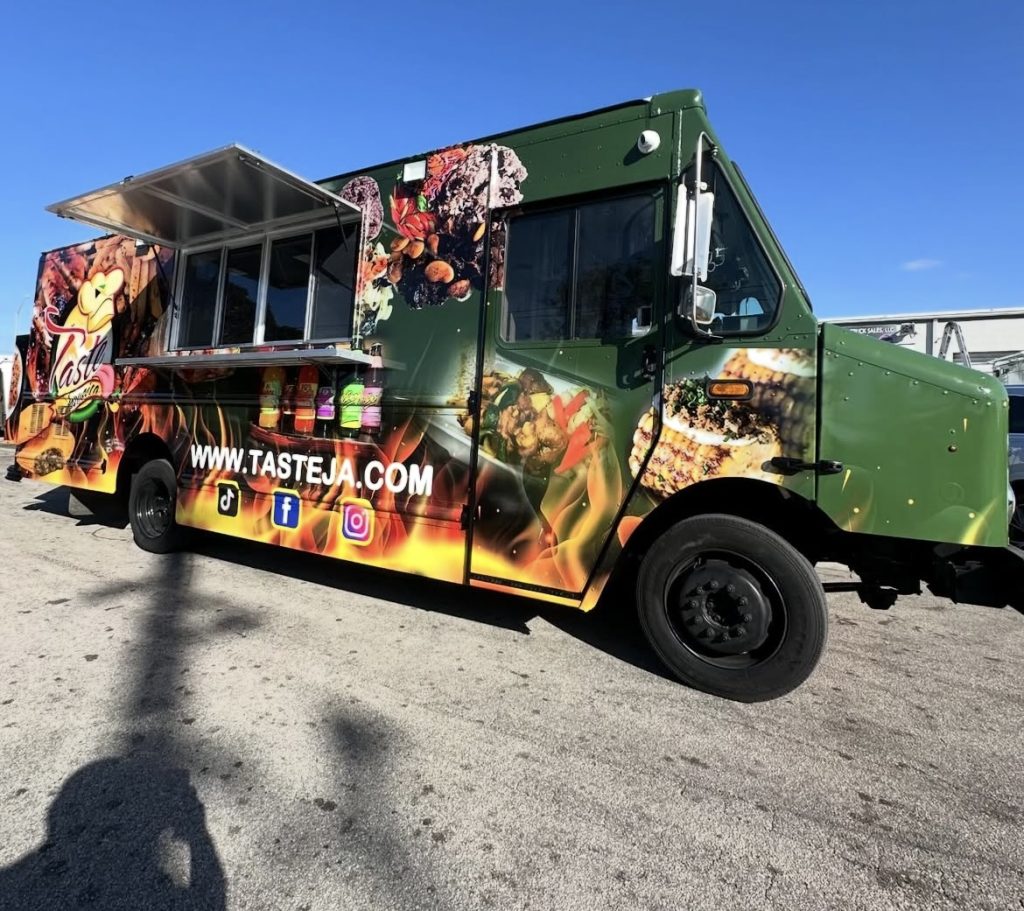 Top 5 Questions to Ask Food Truck Manufacturers